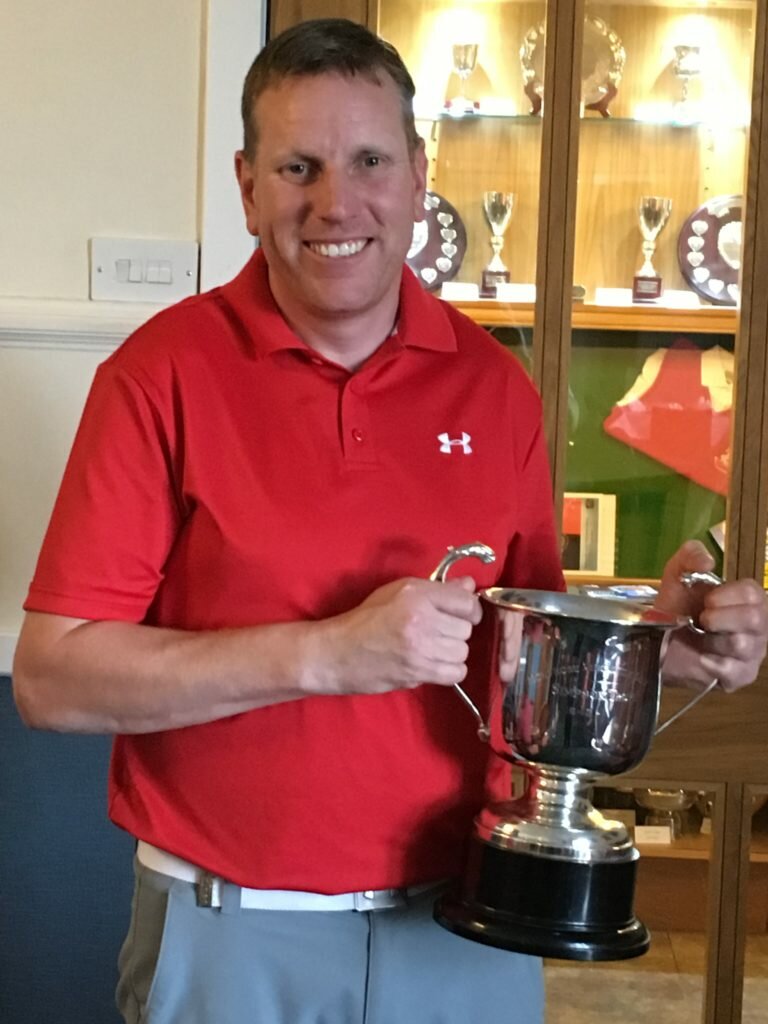 Iain Buist Winner of Simpson Trophy
